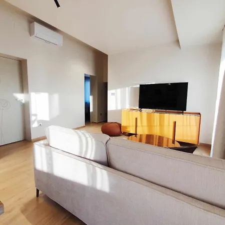 New Ana Design Center Apartment